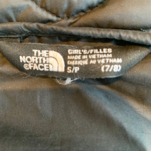 COPY - Girls Northface face jacket - Picture 3 of 3